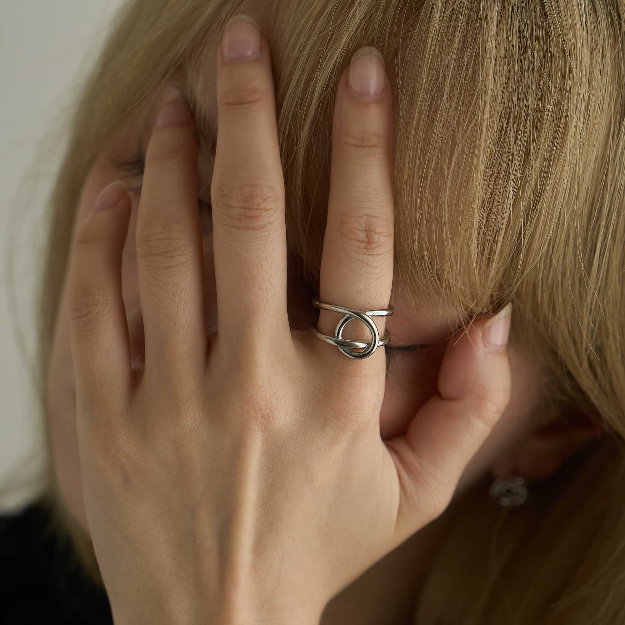 Cross Wave Ring