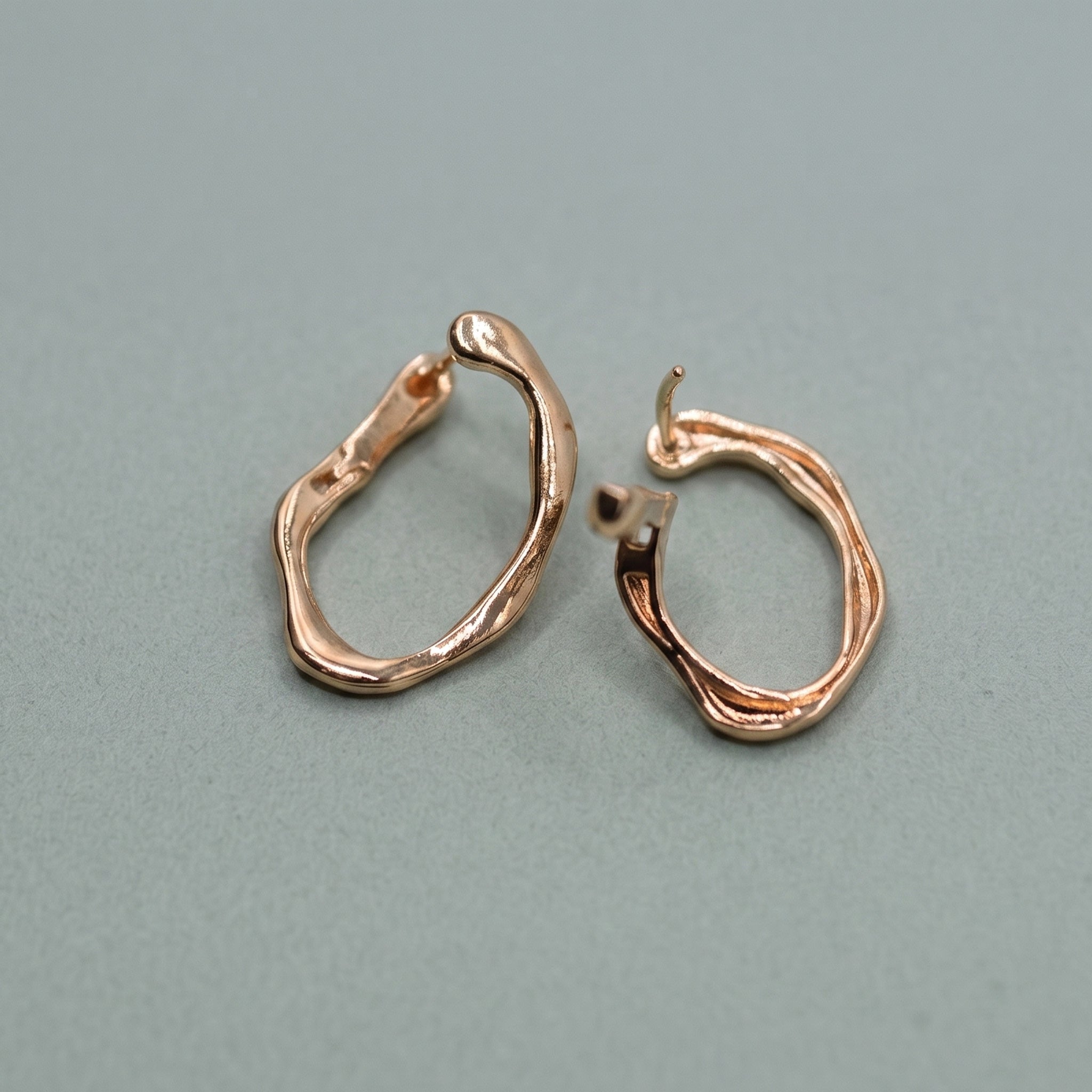 Silhouette Hoop pierced