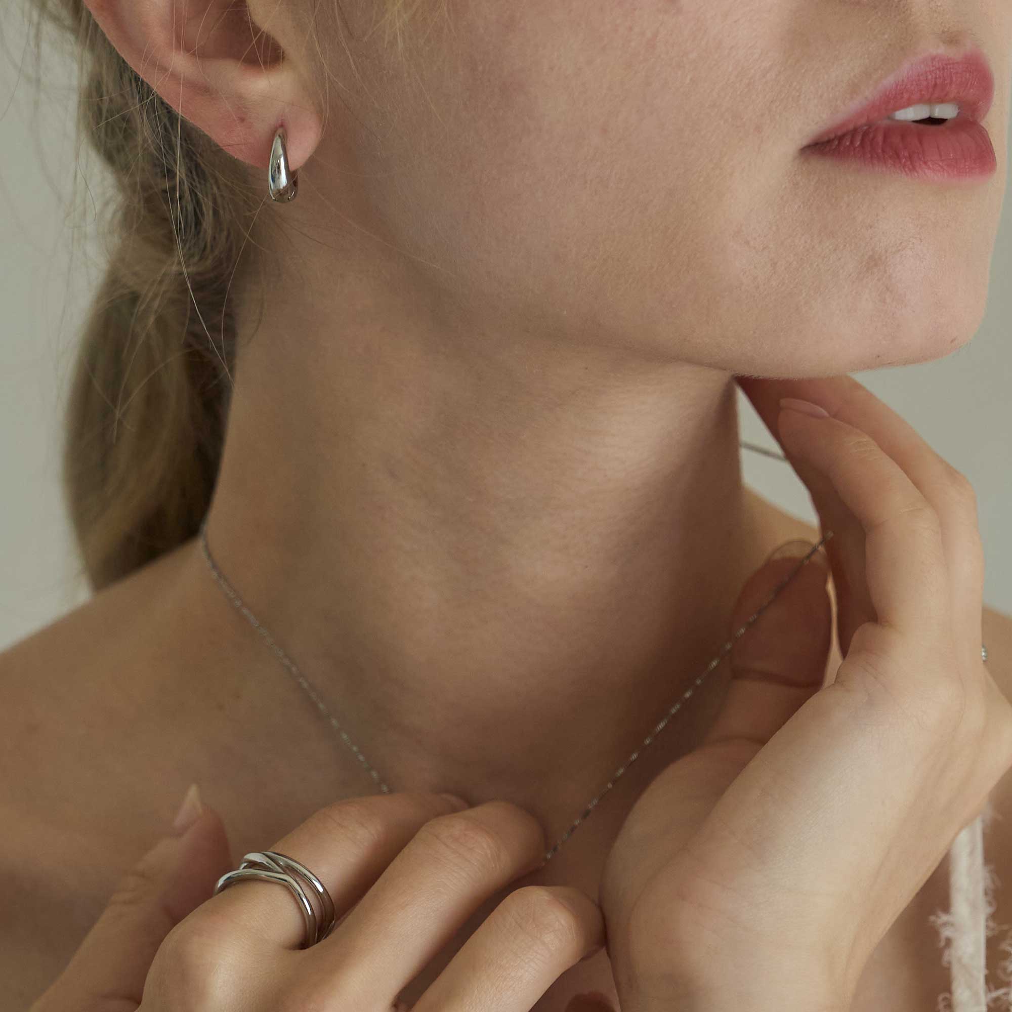 Minimalist Magnet Chain Necklace